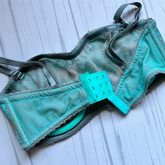 Victoria Secret Green Lace underwire bra size 36C NWT⭐️ - Picture 5 of 11